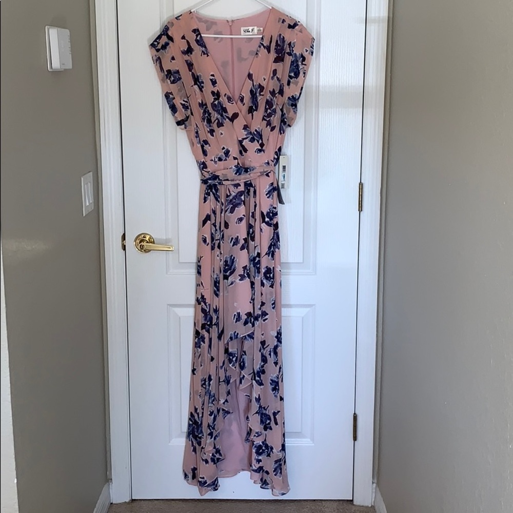 Awesome High-Low floral dress.